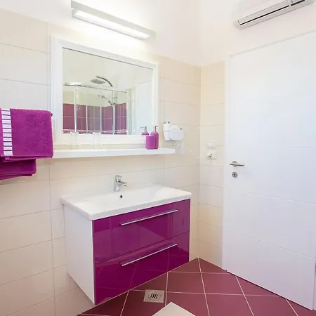 Birikina With Pool Apartment Nova Vas (Porec)